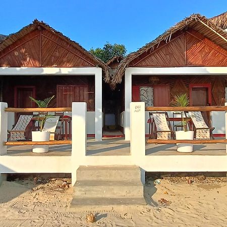 Chez Alex Bed & Breakfast Nosy-Be Bagian luar foto