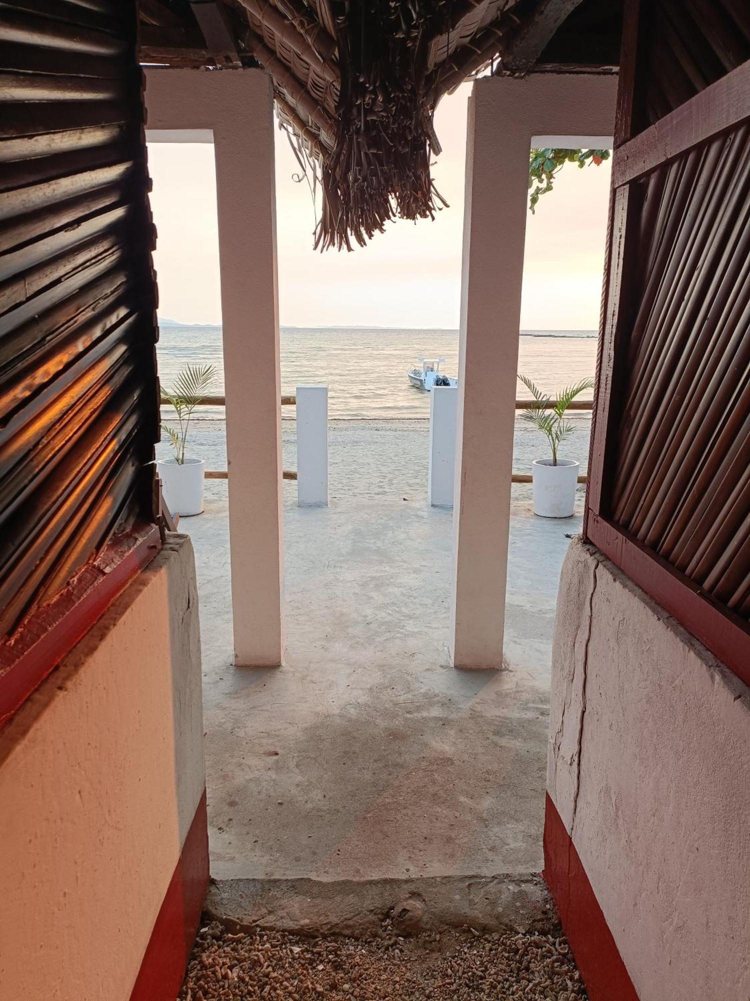 Chez Alex Bed & Breakfast Nosy-Be Bagian luar foto