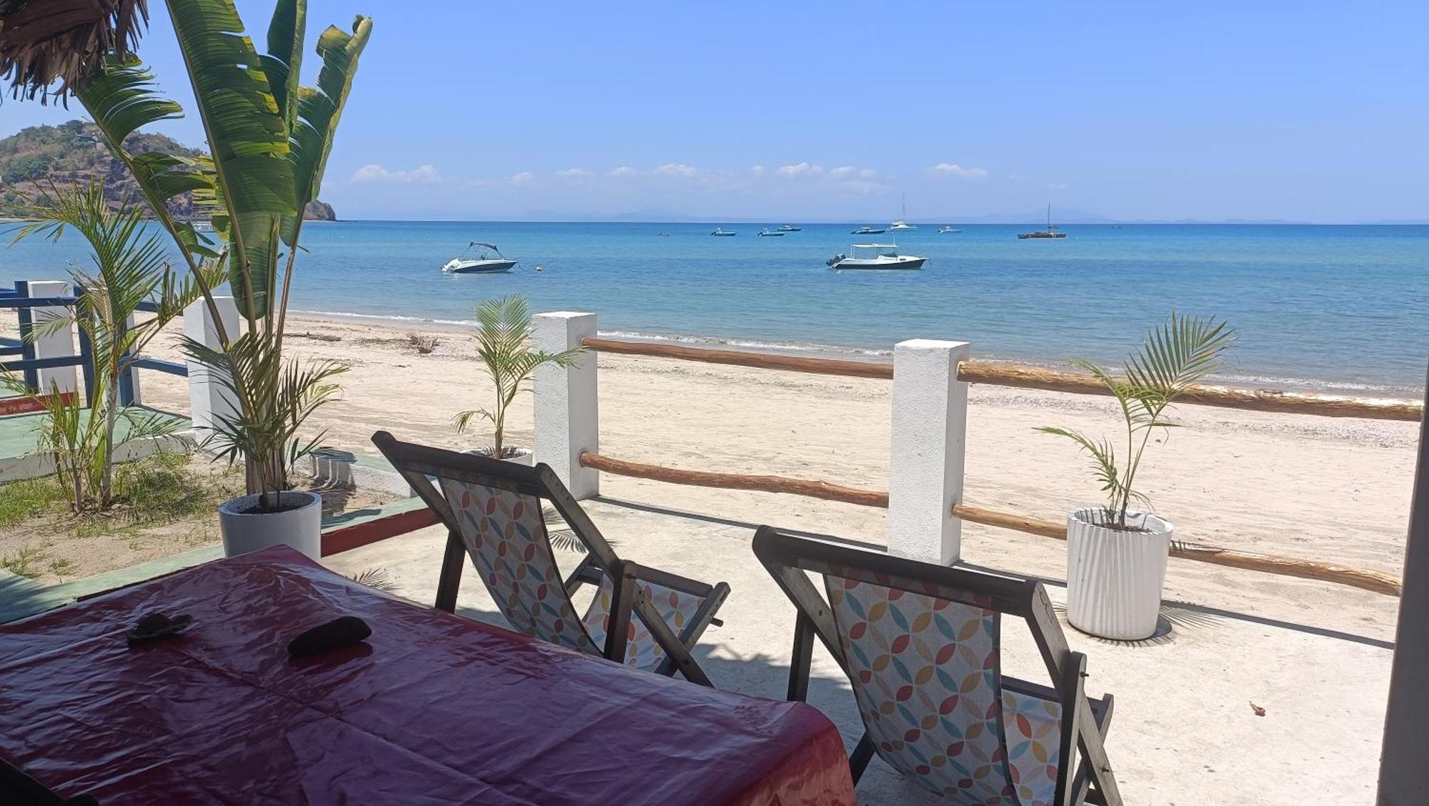 Chez Alex Bed & Breakfast Nosy-Be Bagian luar foto