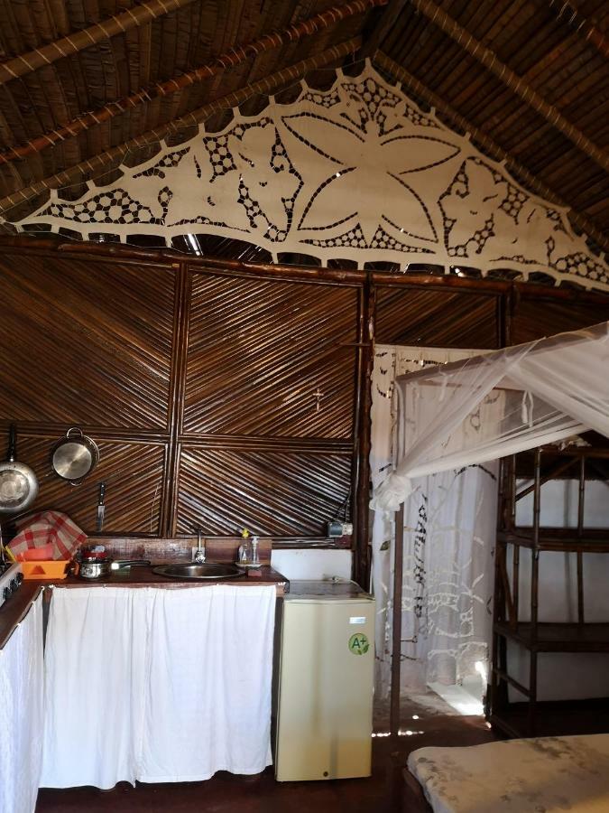Chez Alex Bed & Breakfast Nosy-Be Bagian luar foto