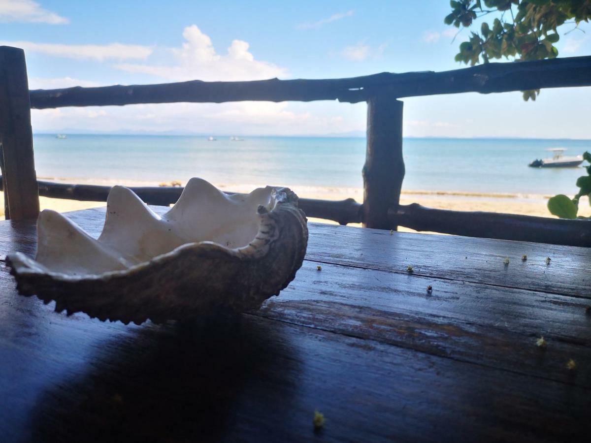 Chez Alex Bed & Breakfast Nosy-Be Bagian luar foto