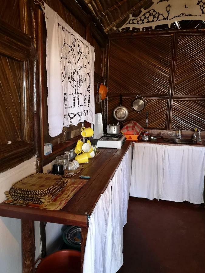 Chez Alex Bed & Breakfast Nosy-Be Bagian luar foto