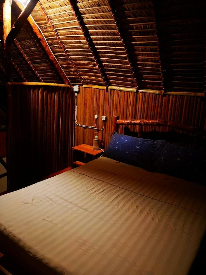 Chez Alex Bed & Breakfast Nosy-Be Bagian luar foto