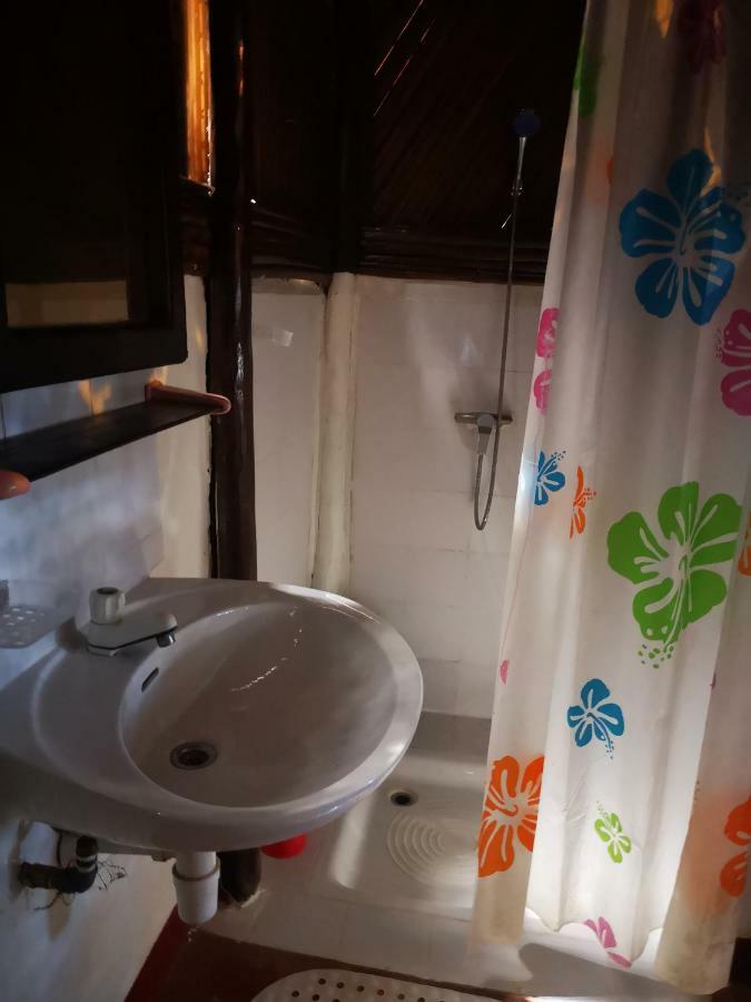 Chez Alex Bed & Breakfast Nosy-Be Bagian luar foto